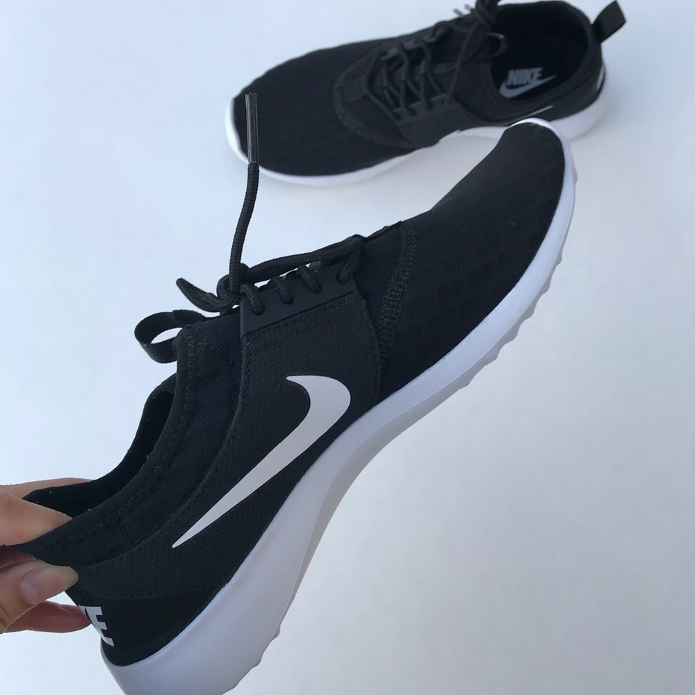 Nike Juvenate Black/White